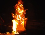 Огненная скульптура на фестивале Поляна